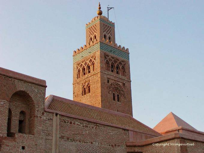 Contando paredes y arquitectura del minarete de la Koutoubia, Marrakech - Marruecos