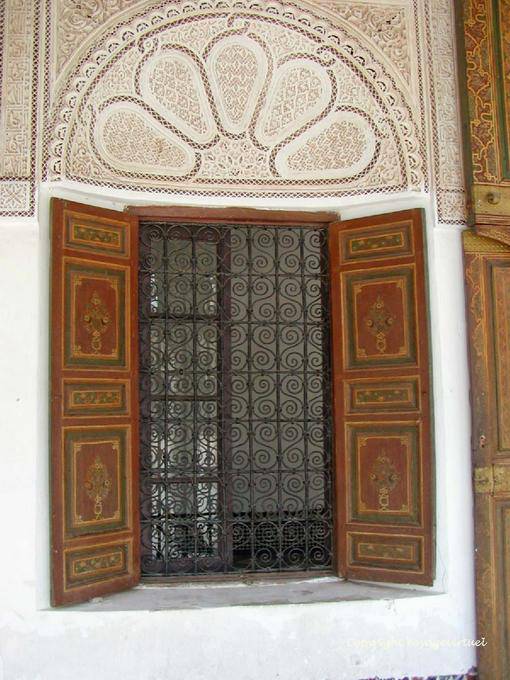 Persianas pintadas y decoración exterior, Sala de Recepciones, Bahia Palace, Marrakech - Marruecos