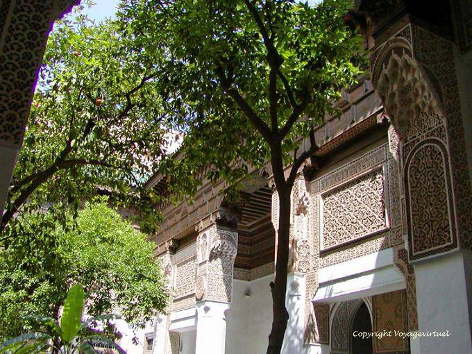 Jardín Patio del Petit Riad, decoración al aire libre, Palacio de la Bahía, Marrakech - Marruecos