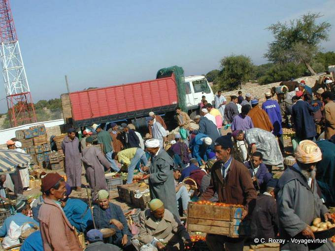 Essaouira, instalación comerciantes, mercado bereber - Marruecos