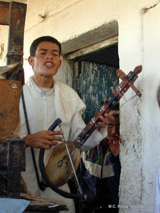 Música improvisada mercado bereber, sobre Essaouira - Marruecos