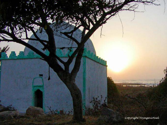 Un morabito al atardecer, Oualidia - Marruecos