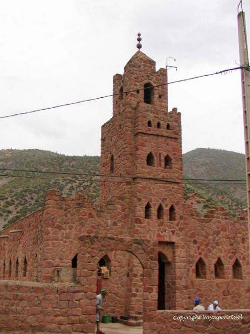 Piedra mezquita árabe de Ourika hacia Aghbalou Taljerft - Marruecos
