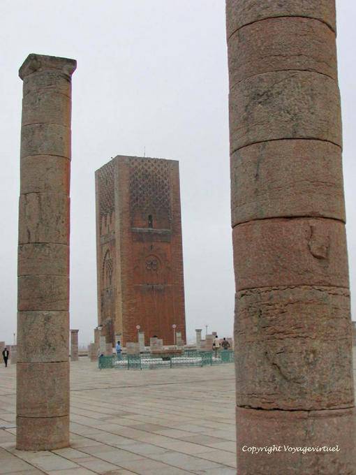 Rabat, columnas ruinas de la mezquita inacabada Torre de Hassan - Marruecos