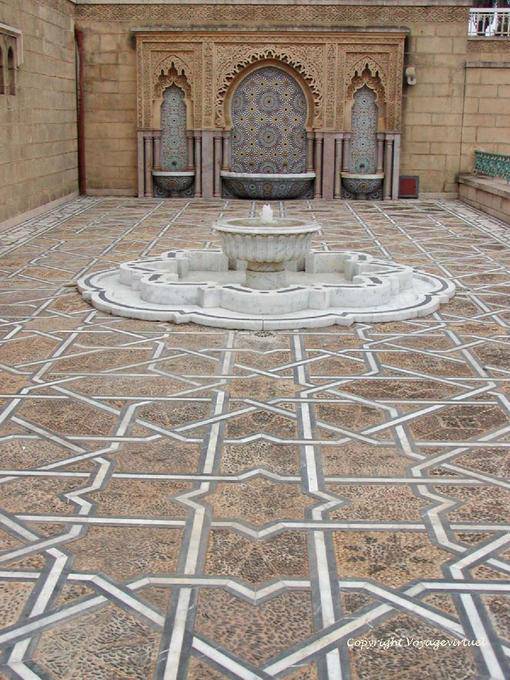 Fuente justo fuera del Mausoleo de Mohamed V, Rabat - Marruecos