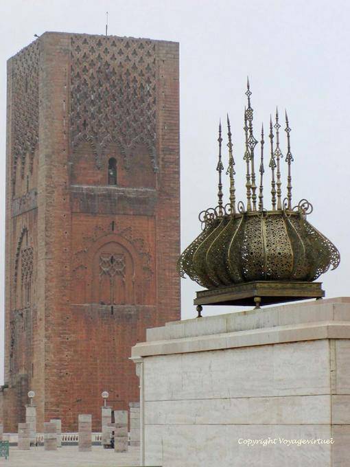Rabat, Hassan torre comenzó en 1196 con la iniciativa del sultán almohade Abu Yusuf Yaqub al-Mansur - Marruecos
