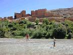 Fortificado pueblo bereber del Valle de las Rosas, Dades, Marruecos.