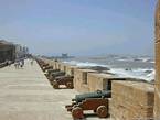 Essaouira, cañones en la alineación murallas, Marruecos.