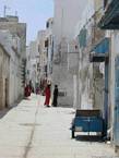 Una populares rue de Mogador, Essaouira, Marruecos.