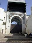 Puerta de la mezquita, Fez, Marruecos.