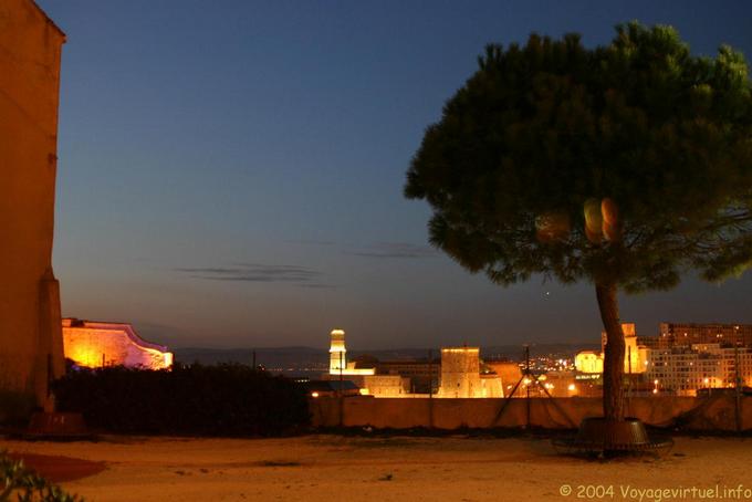 Marsella al atardecer - Francia