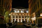 Opera visto por la noche, rue Beauvau, Marsella, Francia.