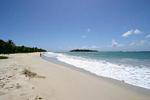 Îlet Cabrits de la playa de Grande-Terre, Pointe des Salines, Martinica.