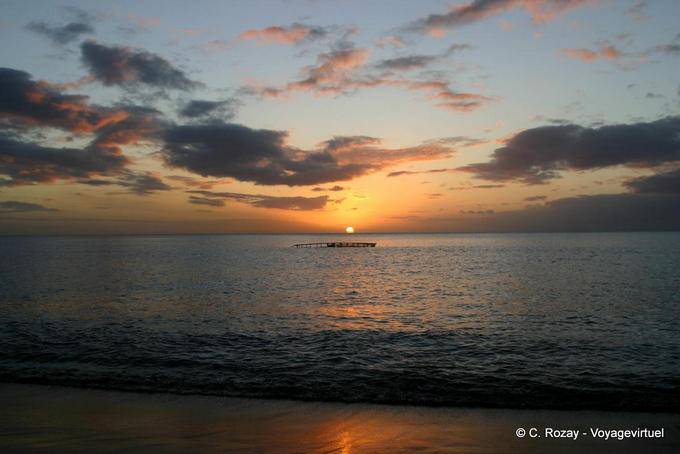 Luces de una puesta de sol de la Carbet - Martinica