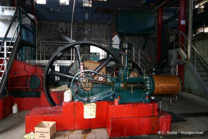 Maquinaria en Rhumerie Neisson, Carbet - Martinica