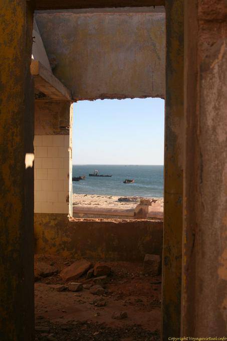 Vistas al mar desde el interior de la fortaleza, Nouadhibou, Mauritania