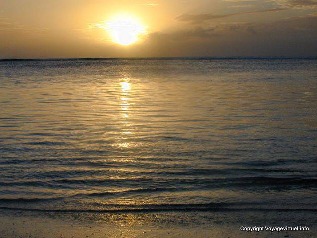 Puesta de sol en el océano, Mauricio.
