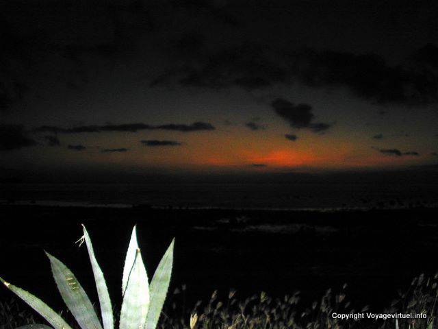 Sol Nocturno, Mauricio.