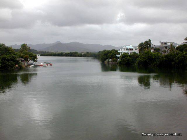 Río a Mahebourg, Mauricio.