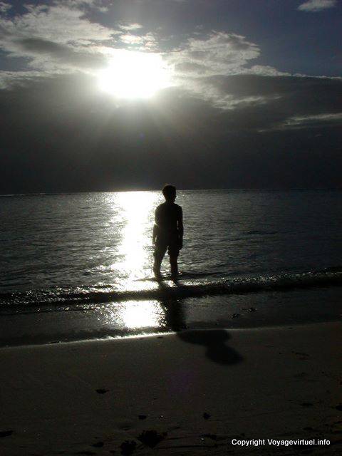 Contra la luz, Mauricio.