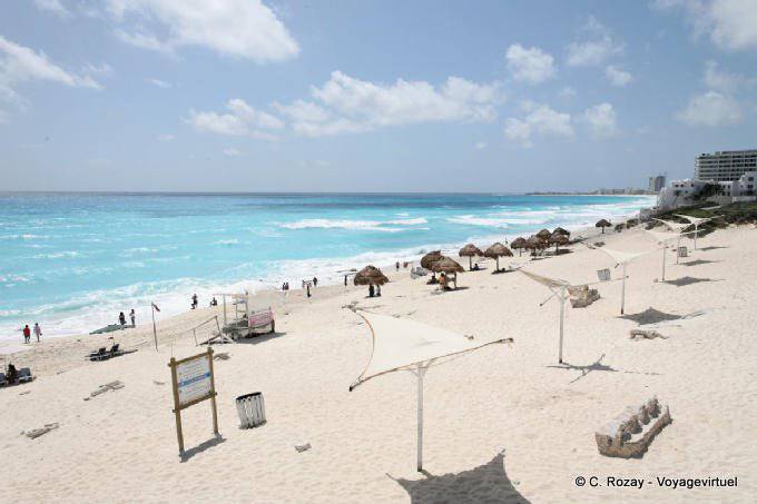 Cancún, Playa Delfines - Mexico