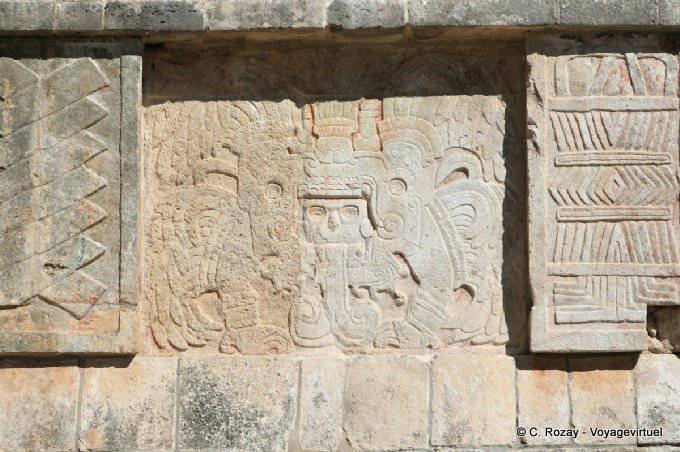 Friso de la pared, la plataforma de Venus, en Chichén Itzá - Mexico