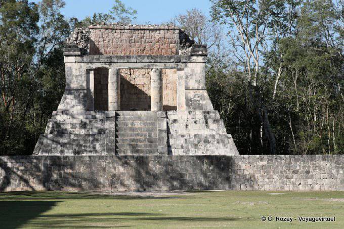 El Templo del Hombre Barbado, Chichen Itza - Mexico