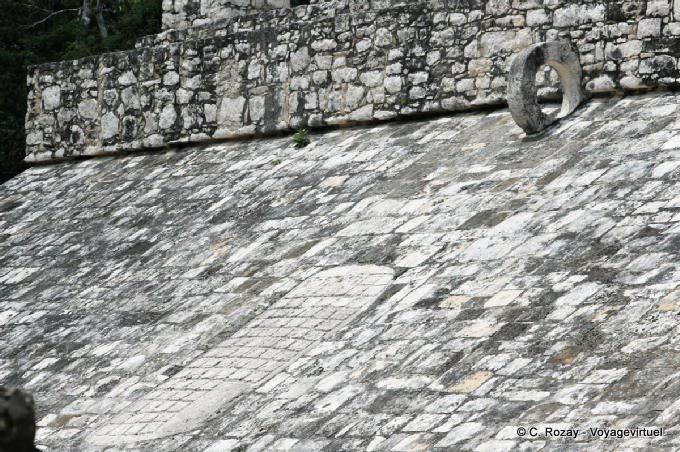 Anillo y el registro Juego de Pelota, Cobá - Mexico