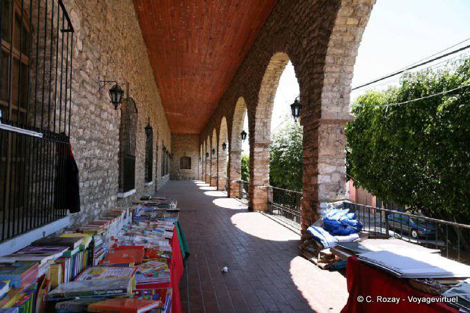 Terraza porticada, Café Quiptic, Comitán - Mexico