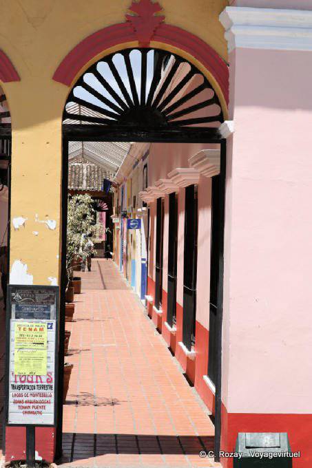 Pasaje colorido Comitán, Chiapas - Mexico