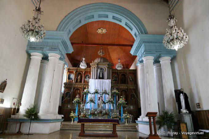 Dentro de la iglesia de Santo Domingo de Guzmán, Comitán - Mexico