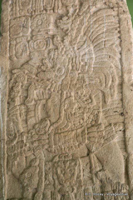 Centrarse en la parte superior de la estela Edzná - Mexico