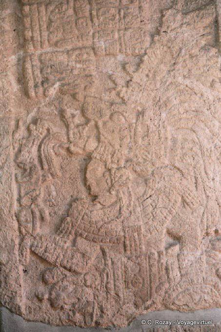 Detalle de la escultura en la parte inferior de la estela Edzná - Mexico