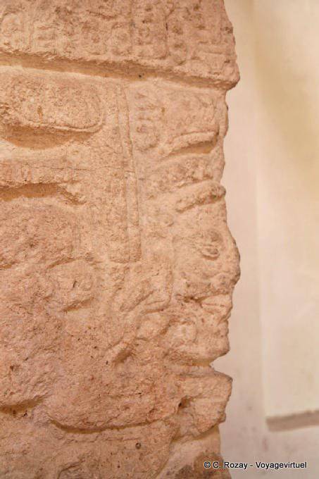 Perfil en la esquina de una estela, Edzná - Mexico