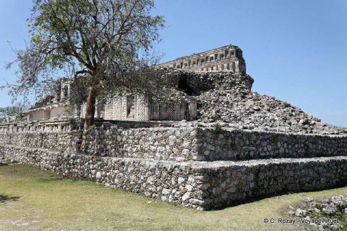 Vista trasera del Grand Palais Kabah - Mexico