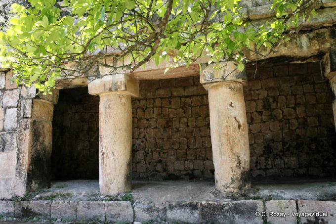Columnas del grupo Temprano Kabah - Mexico