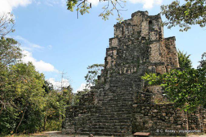 El sitio arqueológico de Chunyaxché, El Castillo, Muyil - Mexico