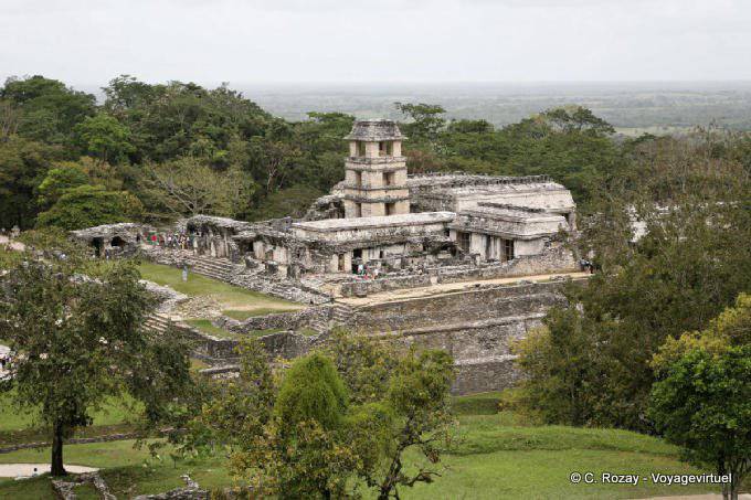 El palacio y la torre del observatorio, Panorama, Palenque - Mexico