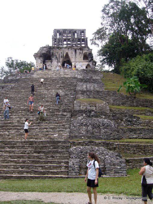 El Templo de la Cruz en Lakam Ha, Palenque - Mexico