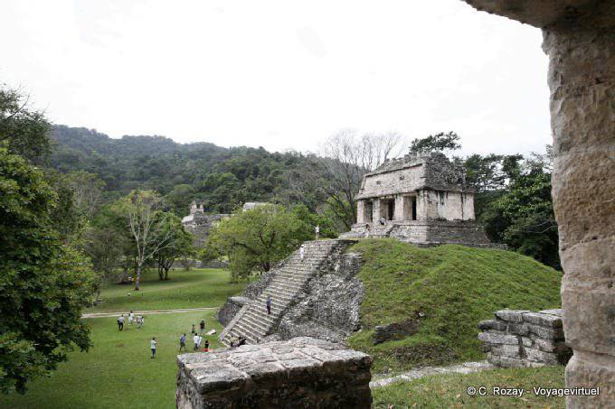 Vista del grupo norte, Templo del Conde, Palenque - Mexico