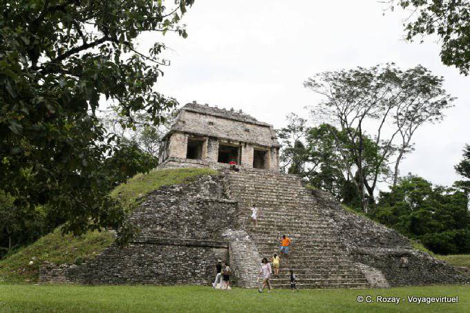Templo de la Cruz: el explorador Frederick Waldecken hizo su hogar durante dos años, Palenque - Mexico