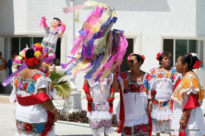 Grupo de danza tradicional, Puerto Morelos - Mexico