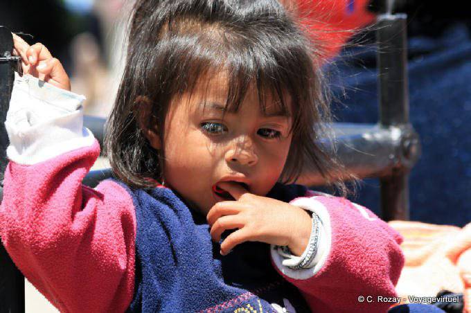 Niño pensativo, Plaza de la Paz, San Cristóbal de Las Casas - Mexico