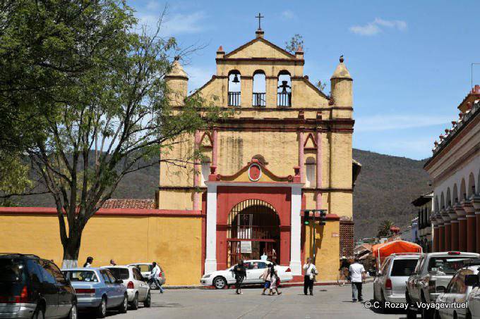 Templo de San Nicolás, San Cristóbal de Las Casas - Mexico