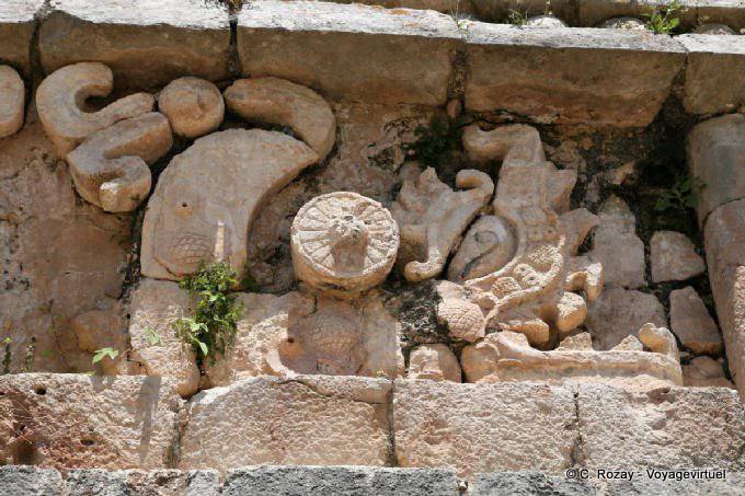 Detalle de la ornamentación Grand Palais, Sayil - Mexico