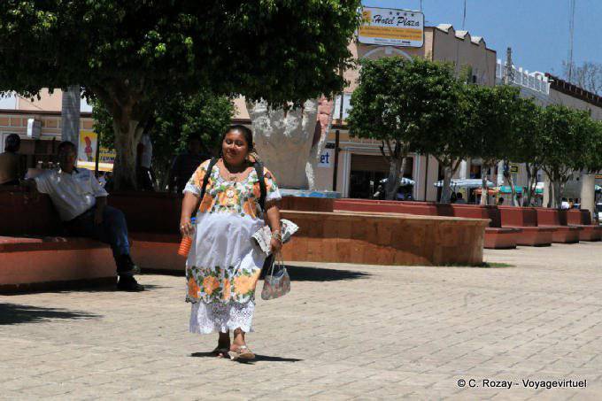 Walker traje típico, Ticul - Mexico