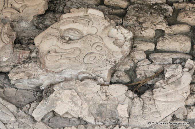 Fragmento del códice de estuco que cuenta la historia del Universo, Friso del Sueño Señores Tonina - Mexico