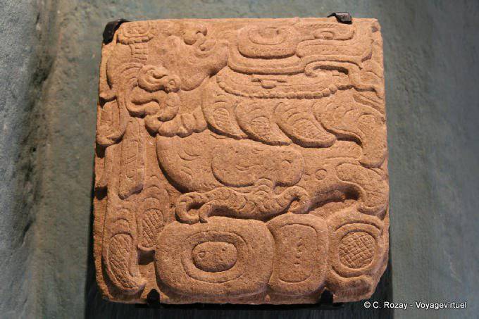 Itzamná, el dios supremo de la creación y la destrucción, museo Tonina - Mexico