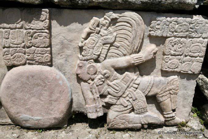 El jugador de pelota, escultura lado izquierdo, Tonina - Mexico