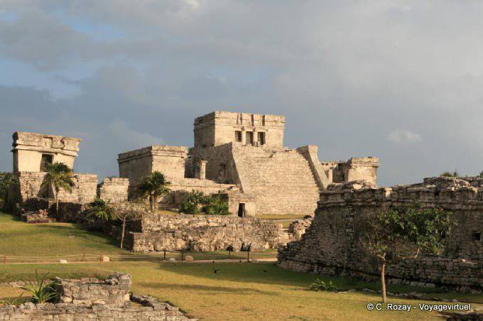 Panorama del Castillo del Grand Palais, Tulum - Mexico